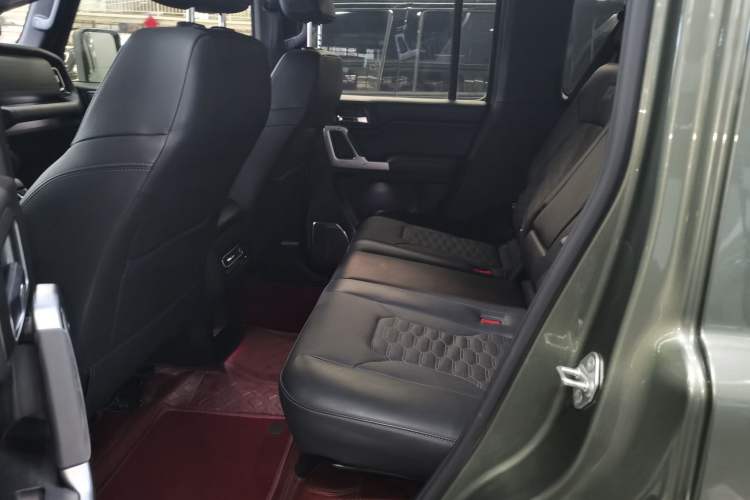 Used 212 T01 2024 2.0T Mechanic Left Rear Seat