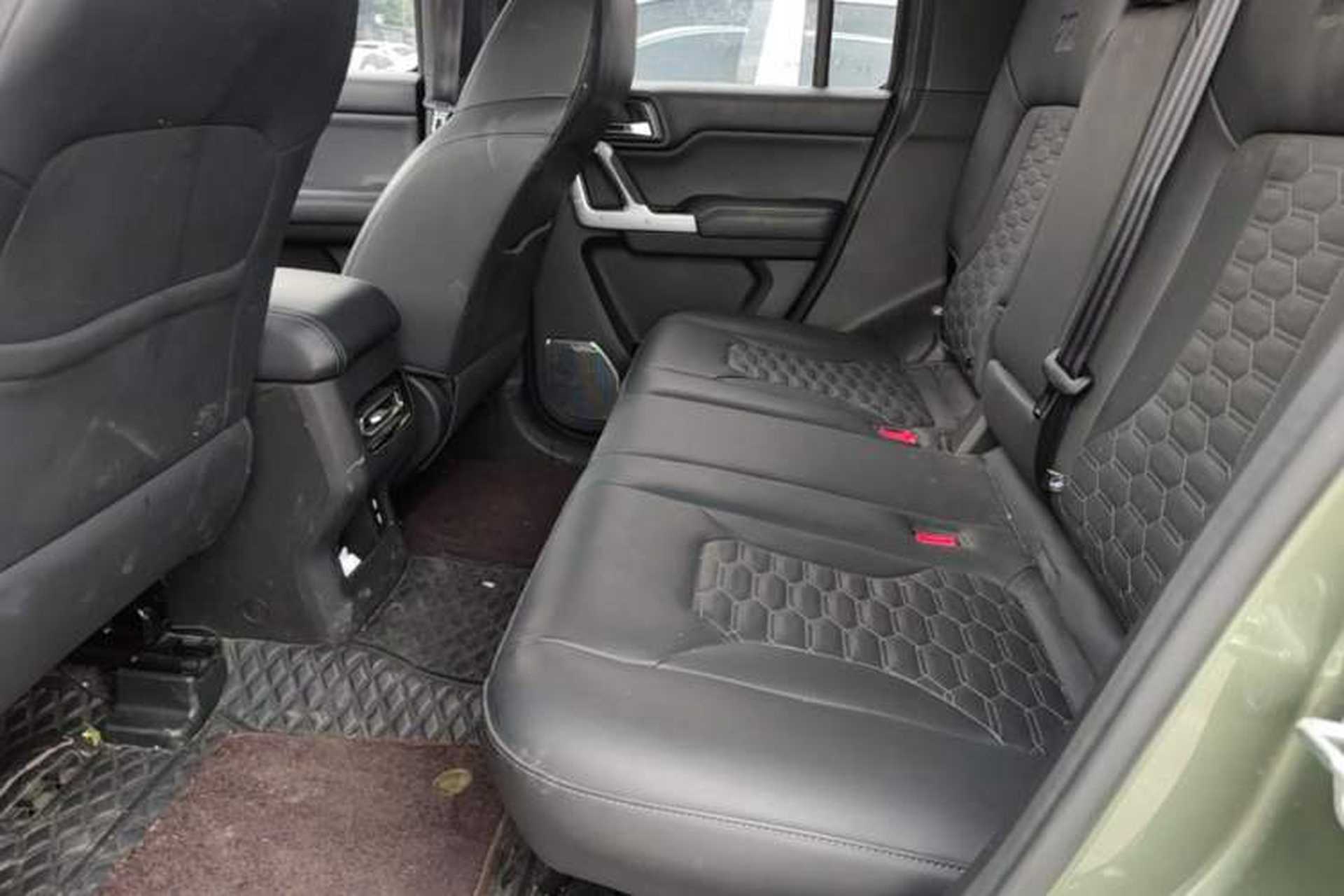 Used 212 T01 2024 2.0T Mechanic Left Rear Seat