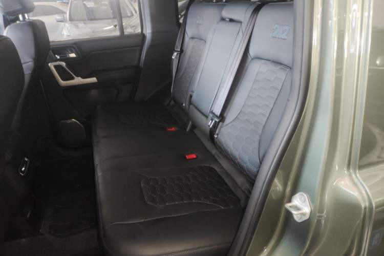 Used 212 T01 2024 2.0T Explorer Left Rear Seat