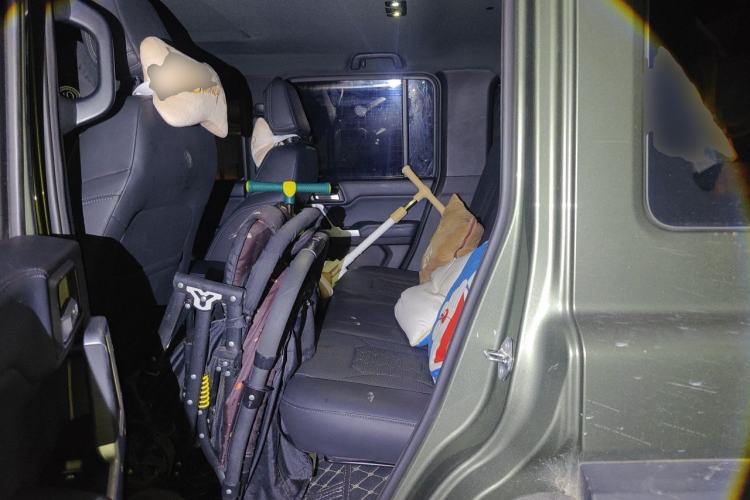 Used 212 T01 2024 2.0T Mechanic Left Rear Seat