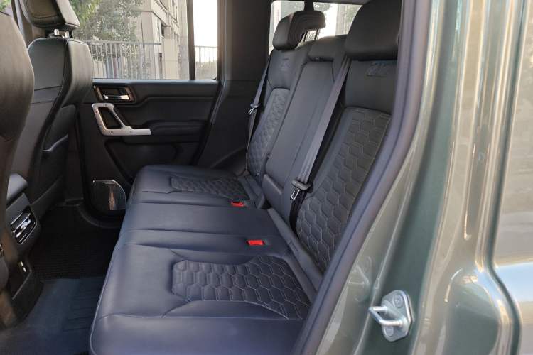 Used 212 T01 2024 2.0T Mechanic Left Rear Seat
