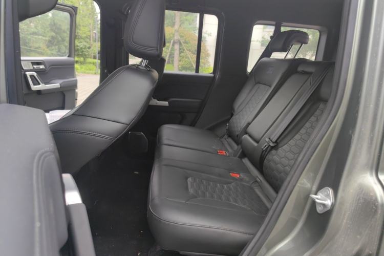 Used 212 T01 2024 2.0T Mechanic Left Rear Seat