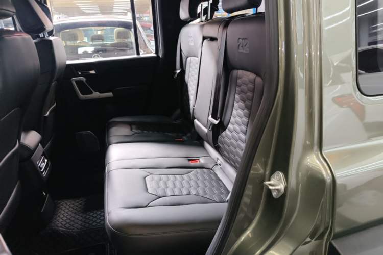 Used 212 T01 2024 2.0T Explorer Left Rear Seat