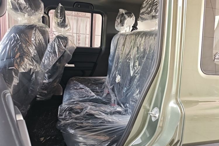 Used 212 T01 2024 2.0T Explorer Left Rear Seat