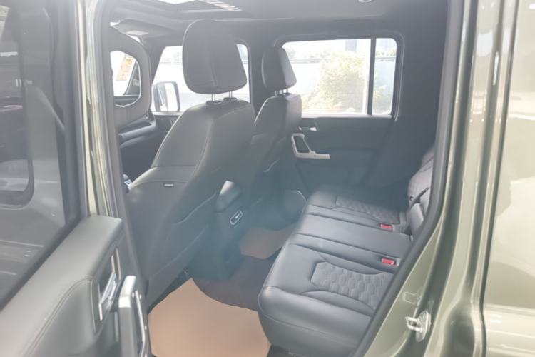 Used 212 T01 2024 2.0T Explorer Left Rear Seat