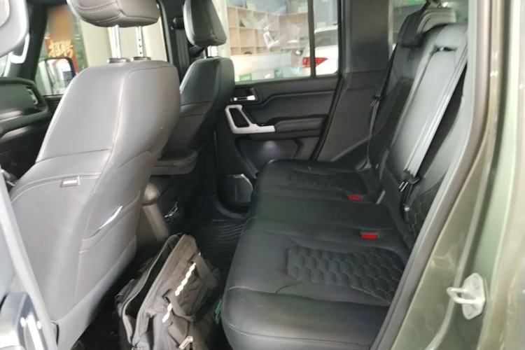 Used 212 T01 2024 2.0T Explorer Left Rear Seat