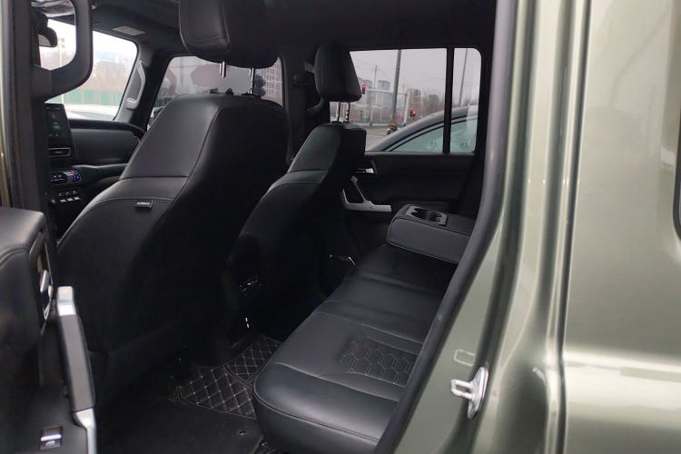 Used 212 T01 2024 2.0T Explorer Left Rear Seat