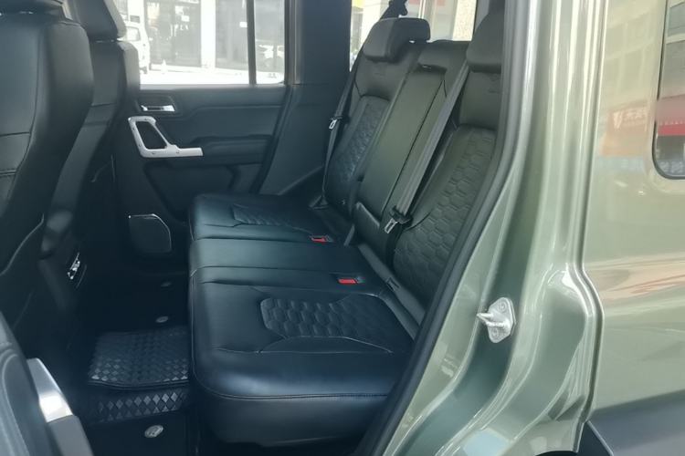 Used 212 T01 2024 2.0T Mechanic Left Rear Seat