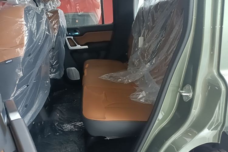 Used 212 T01 2024 2.0T Explorer Left Rear Seat
