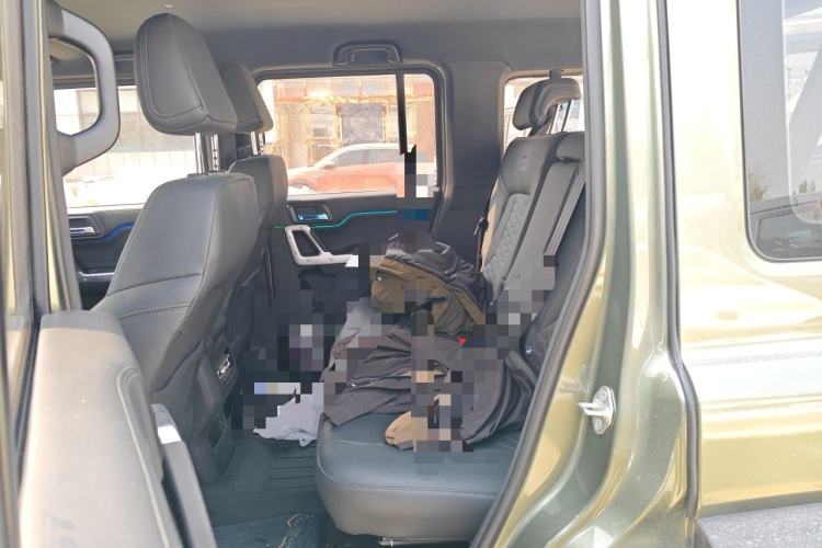 Used 212 T01 2024 2.0T Mechanic Left Rear Seat