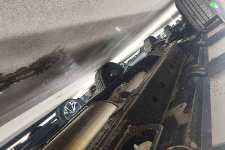 Used 212 T01 2024 2.0T Explorer Left Side Sill
