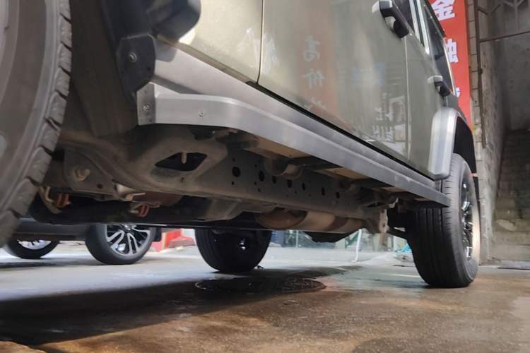 Used 212 T01 2024 2.0T Explorer Left Side Sill