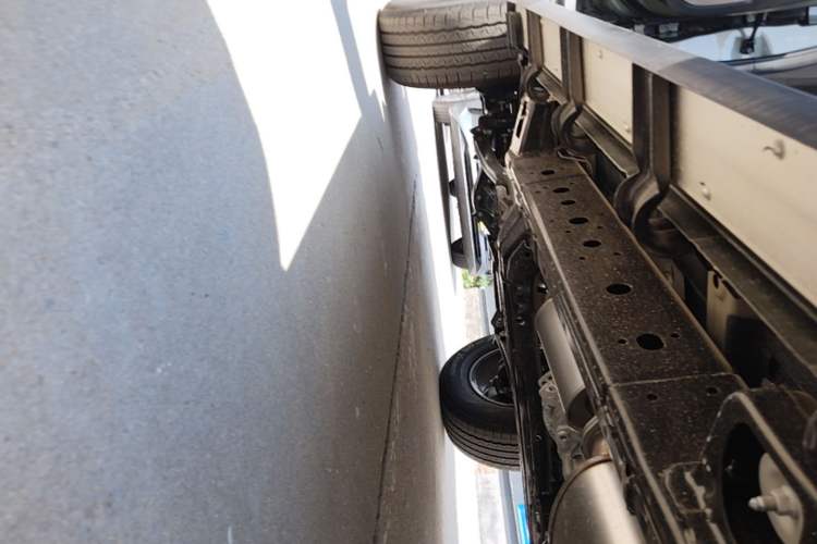 Used 212 T01 2024 2.0T Explorer Left Side Sill