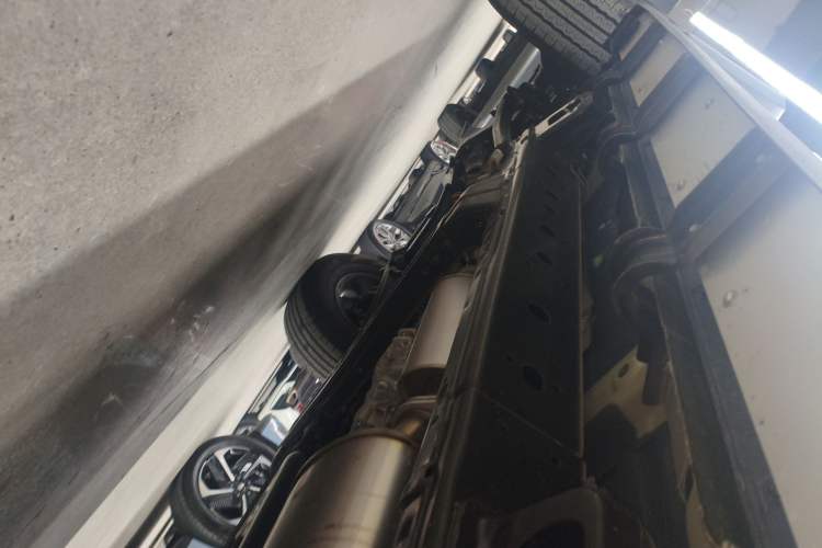 Used 212 T01 2024 2.0T Explorer Left Side Sill