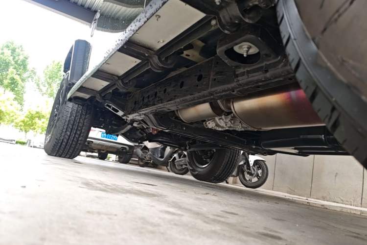 Used 212 T01 2024 2.0T Explorer Left Side Sill