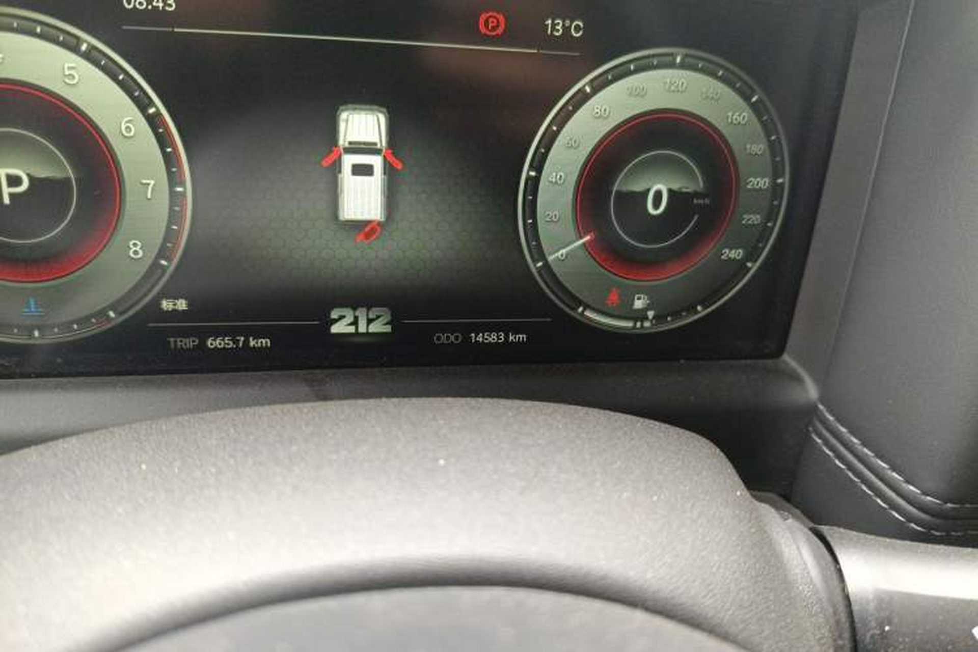 Used 212 T01 2024 2.0T Mechanic Odometer Close Up