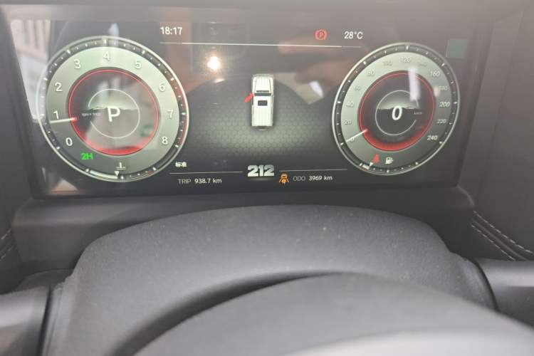 Used 212 T01 2024 2.0T Explorer Odometer Close Up