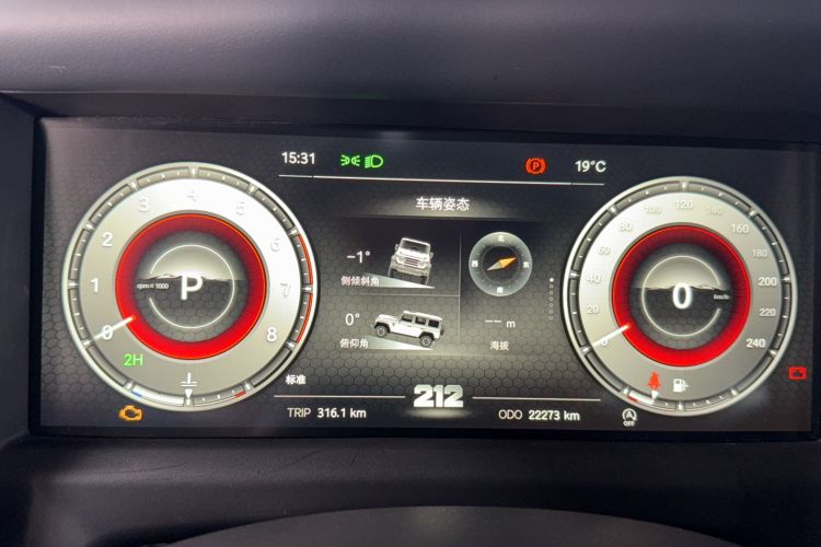 Used 212 T01 2024 2.0T Mechanic Odometer Close Up