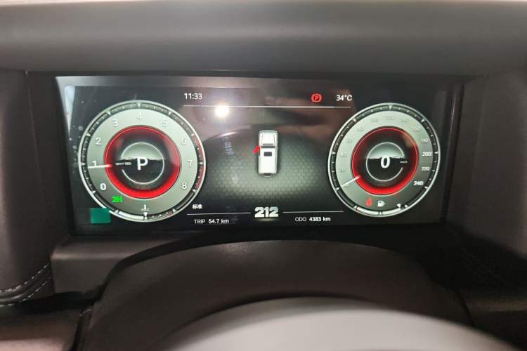 Used 212 T01 2024 2.0T Mechanic Odometer Close Up