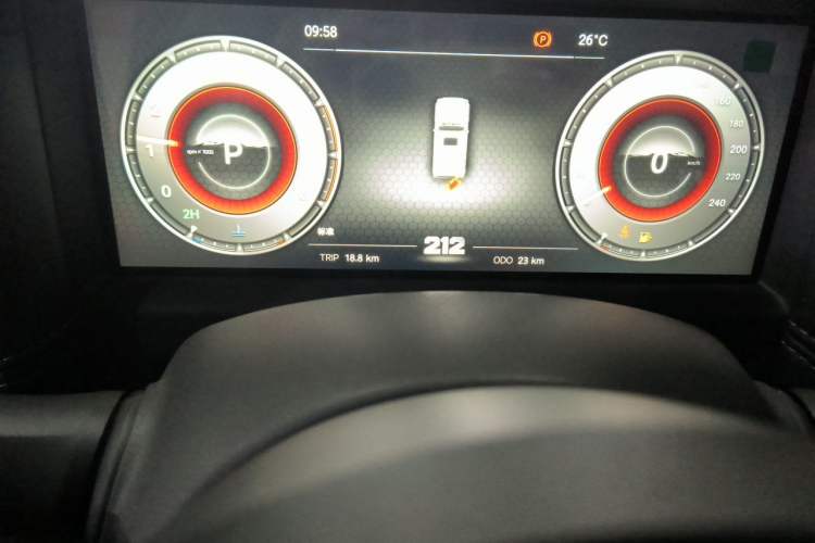 Used 212 T01 2024 2.0T Mechanic Odometer Close Up