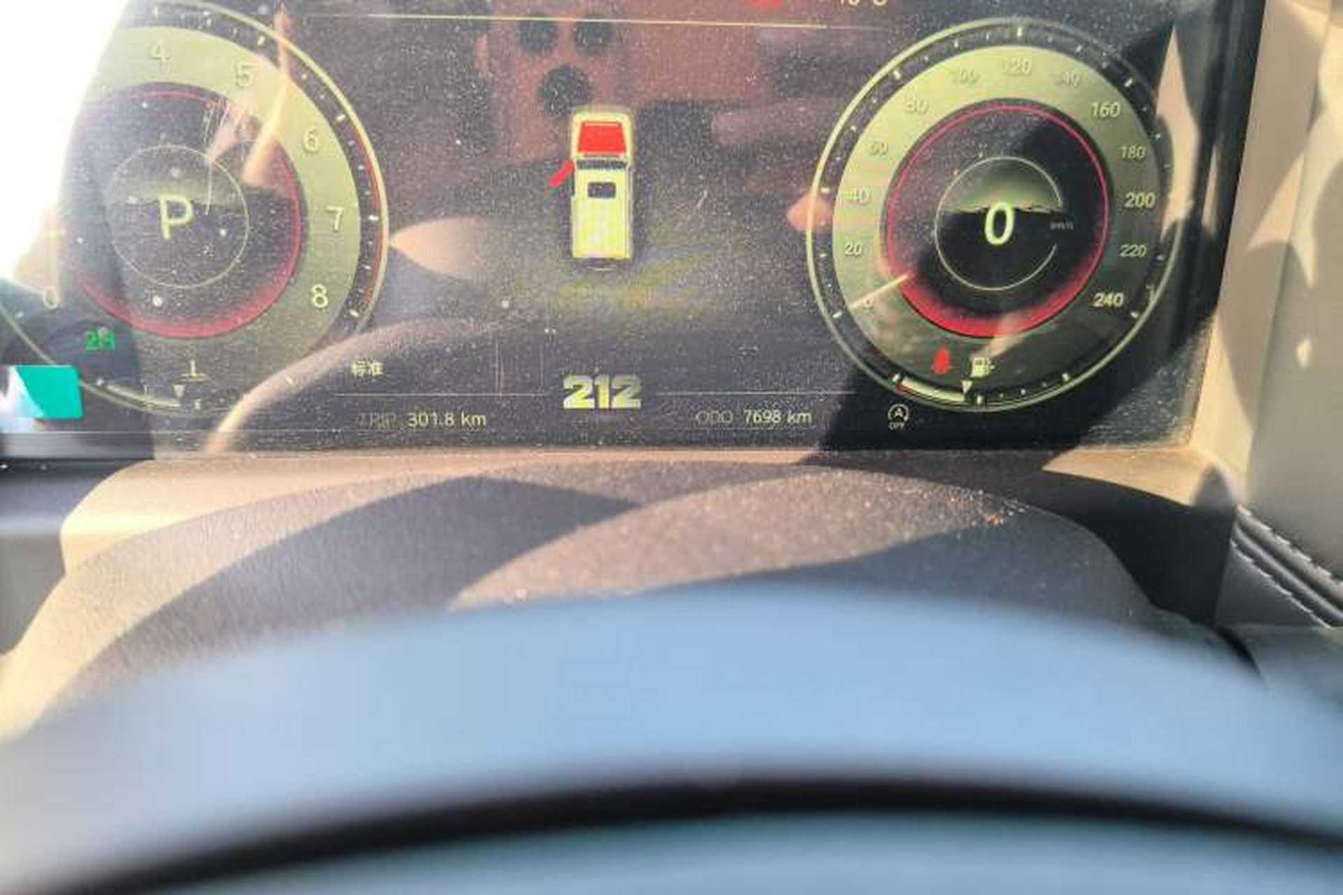 Used 212 T01 2024 2.0T Mechanic Odometer Close Up