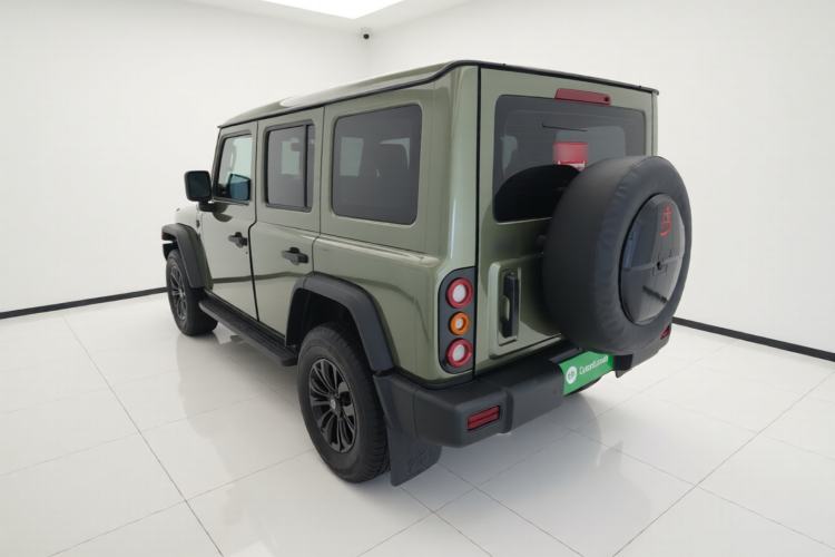 Used 212 T01 2024 2.0T Explorer Rear Left 45 Deg