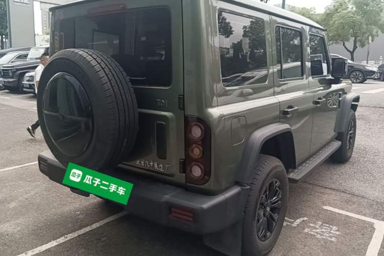 Used 212 T01 2024 2.0T Explorer Rear Right 45 Deg