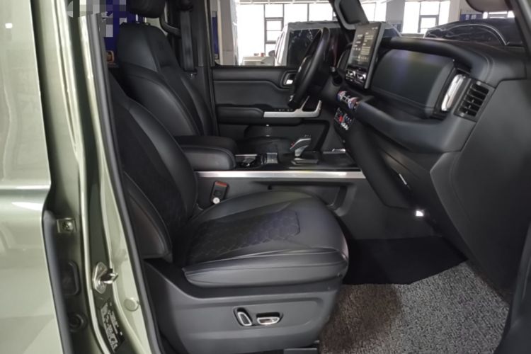Used 212 T01 2024 2.0T Explorer Right Front Seat