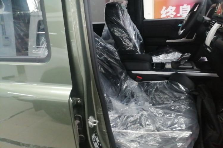 Used 212 T01 2024 2.0T Explorer Right Front Seat