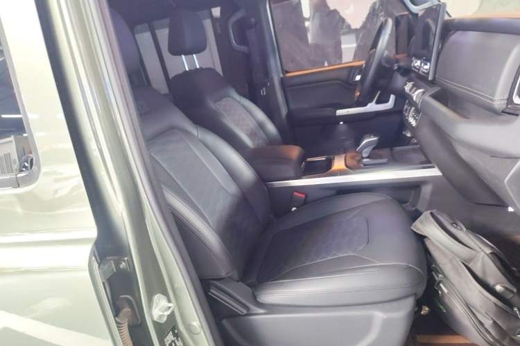 Used 212 T01 2024 2.0T Mechanic Right Front Seat
