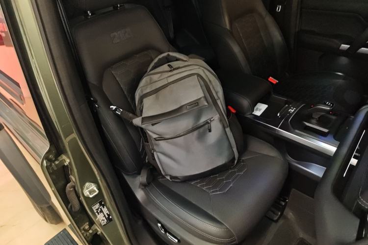 Used 212 T01 2024 2.0T Explorer Right Front Seat