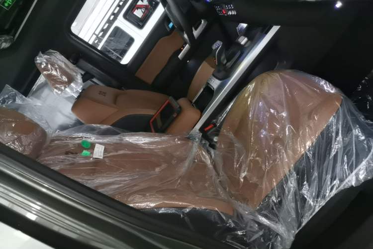 Used 212 T01 2024 2.0T Explorer Right Front Seat