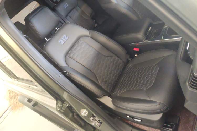 Used 212 T01 2024 2.0T Mechanic Right Front Seat