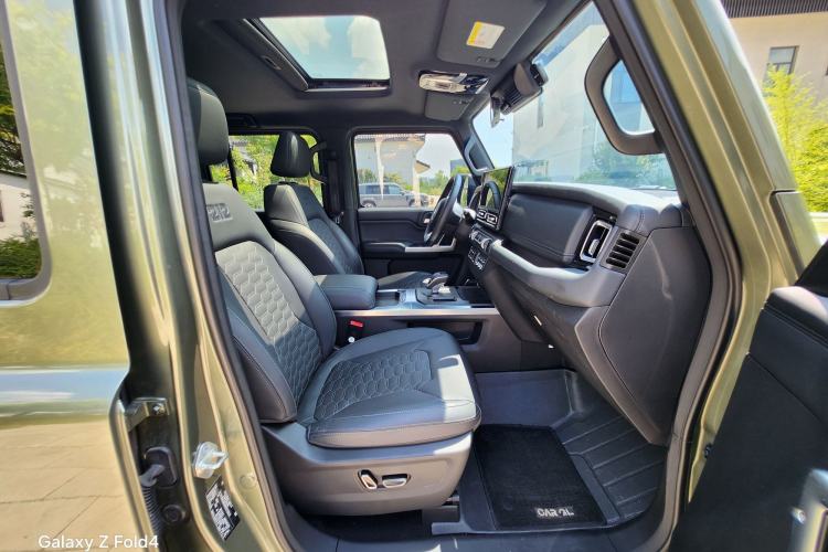 Used 212 T01 2024 2.0T Explorer Right Front Seat
