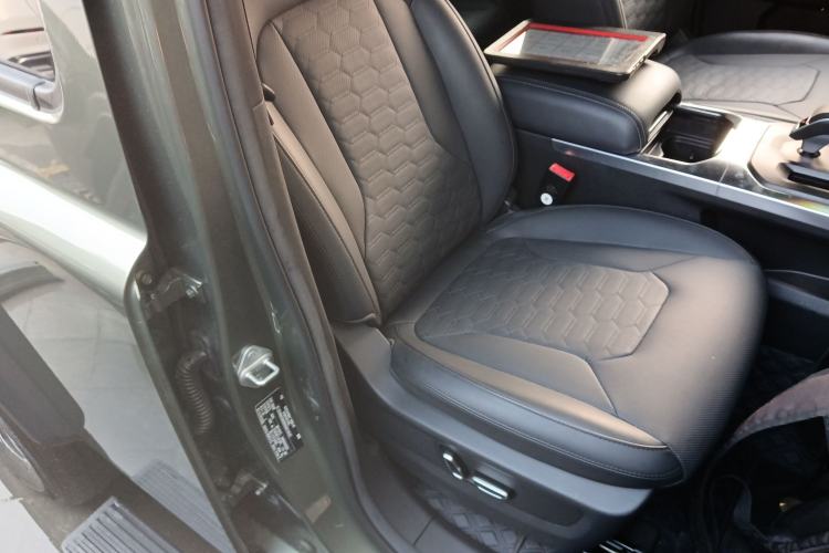 Used 212 T01 2024 2.0T Mechanic Right Front Seat