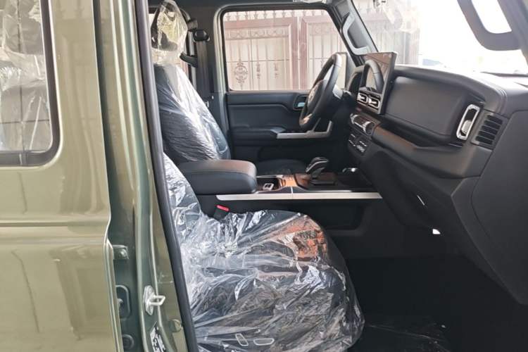 Used 212 T01 2024 2.0T Explorer Right Front Seat