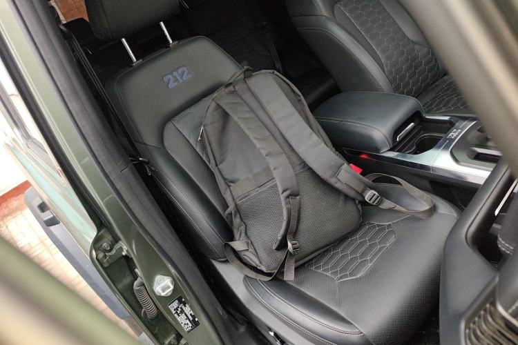 Used 212 T01 2024 2.0T Explorer Right Front Seat