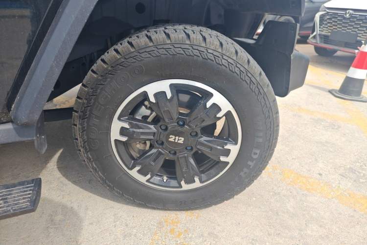 Used 212 T01 2024 2.0T Review Officer Right Front Wheel Hub