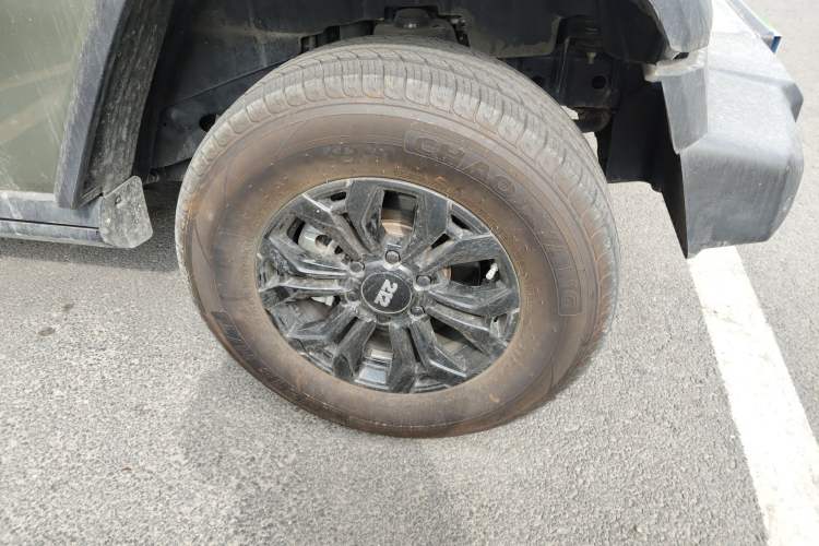 Used 212 T01 2024 2.0T Explorer Right Front Wheel Hub