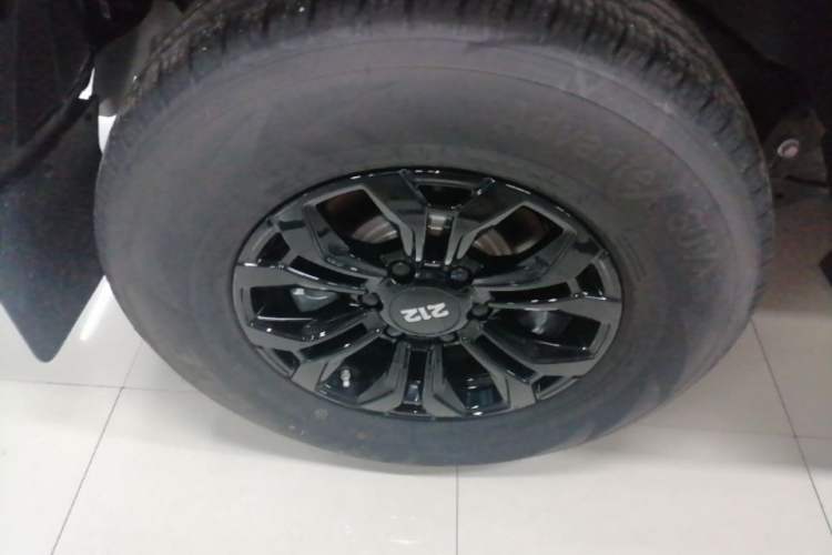 Used 212 T01 2024 2.0T Explorer Right Rear Wheel Hub