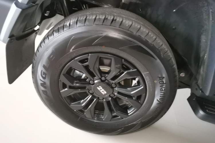 Used 212 T01 2024 2.0T Explorer Right Rear Wheel Hub
