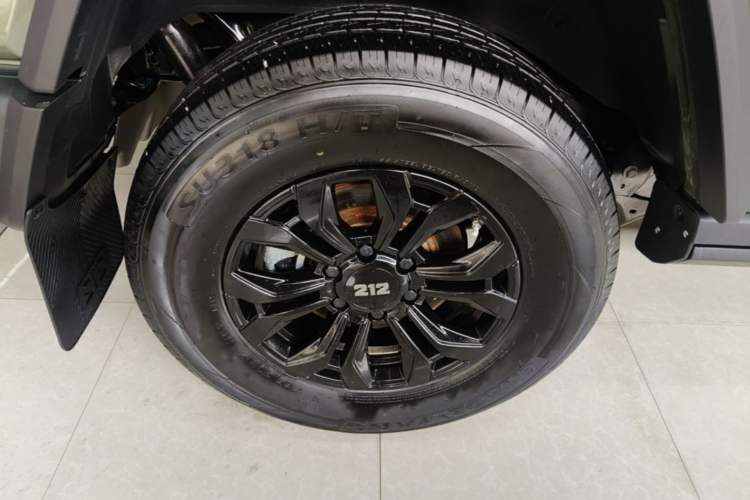 Used 212 T01 2024 2.0T Explorer Right Rear Wheel Hub