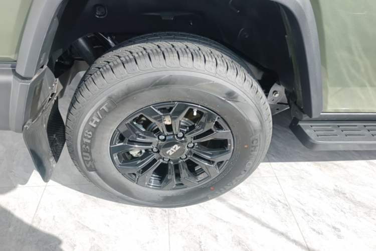 Used 212 T01 2024 2.0T Explorer Right Rear Wheel Hub