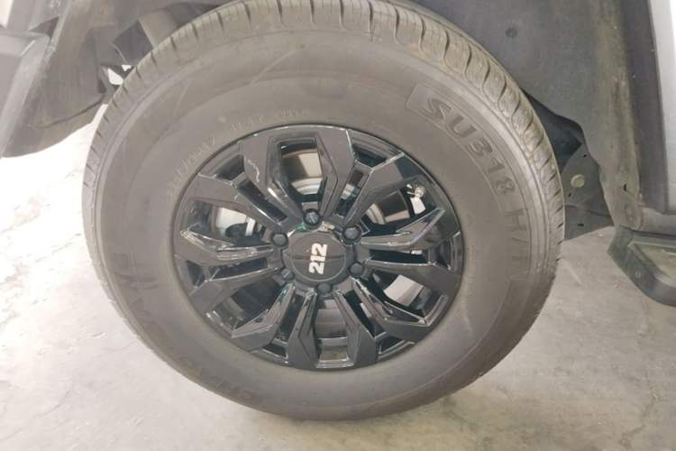 Used 212 T01 2024 2.0T Explorer Right Rear Wheel Hub