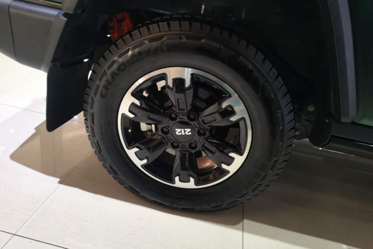 Used 212 T01 2024 2.0T Review Officer Right Rear Wheel Hub