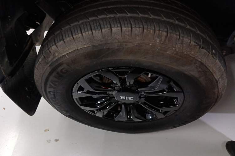 Used 212 T01 2024 2.0T Explorer Right Rear Wheel Hub