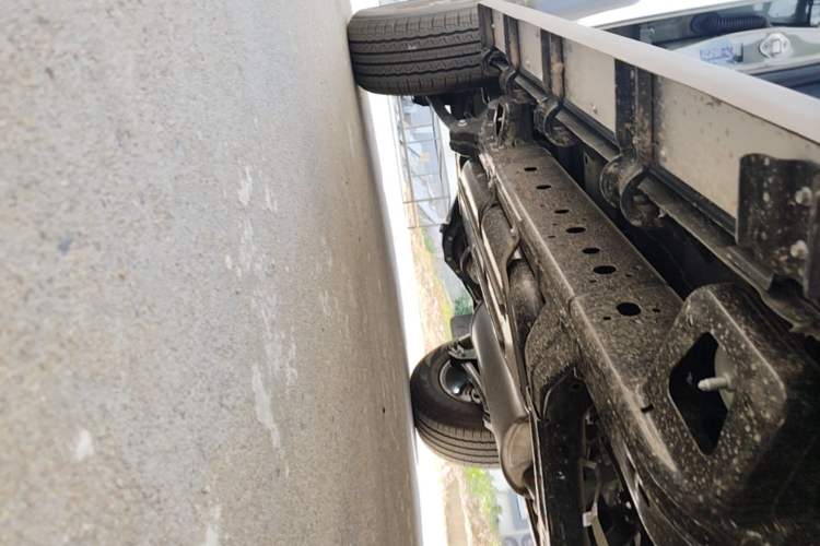 Used 212 T01 2024 2.0T Explorer Right Side Sill