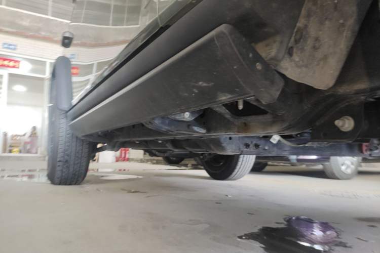 Used 212 T01 2024 2.0T Explorer Right Side Sill