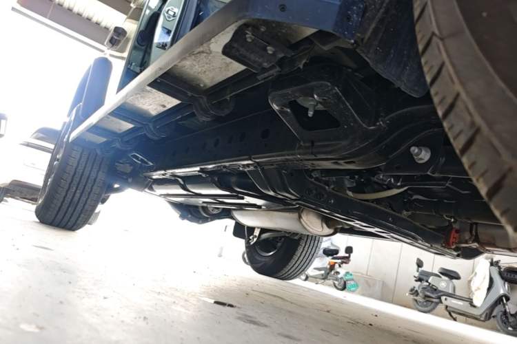 Used 212 T01 2024 2.0T Explorer Right Side Sill
