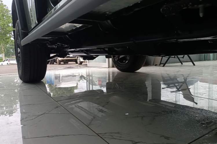 Used 212 T01 2024 2.0T Explorer Right Side Sill